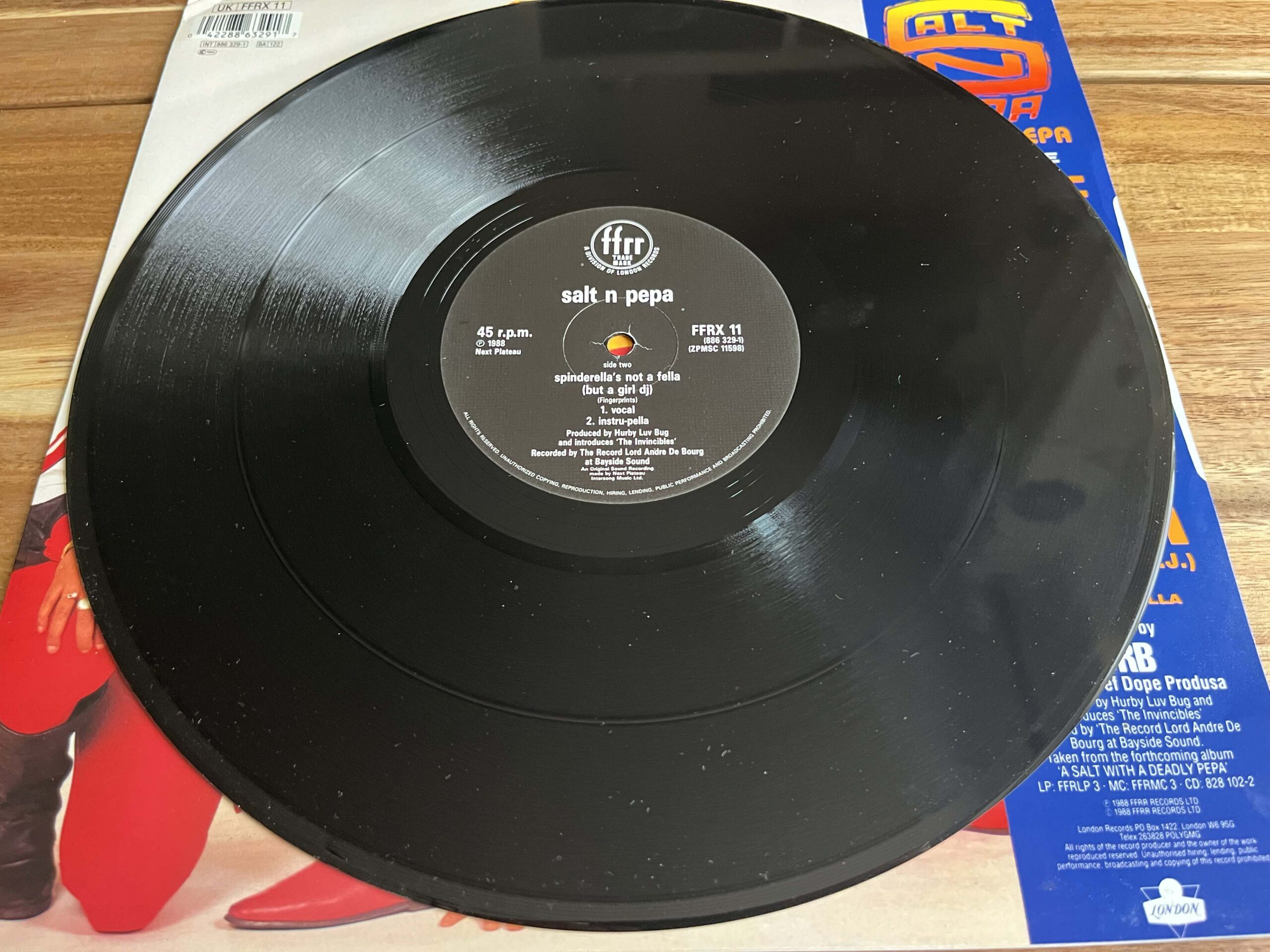 Salt‑N‑Pepa — Shake Your Thang (1988, FFRX 11) — UK 12" - Image 6